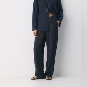 Aritzia Black Effortless Pants size 6 SHORT